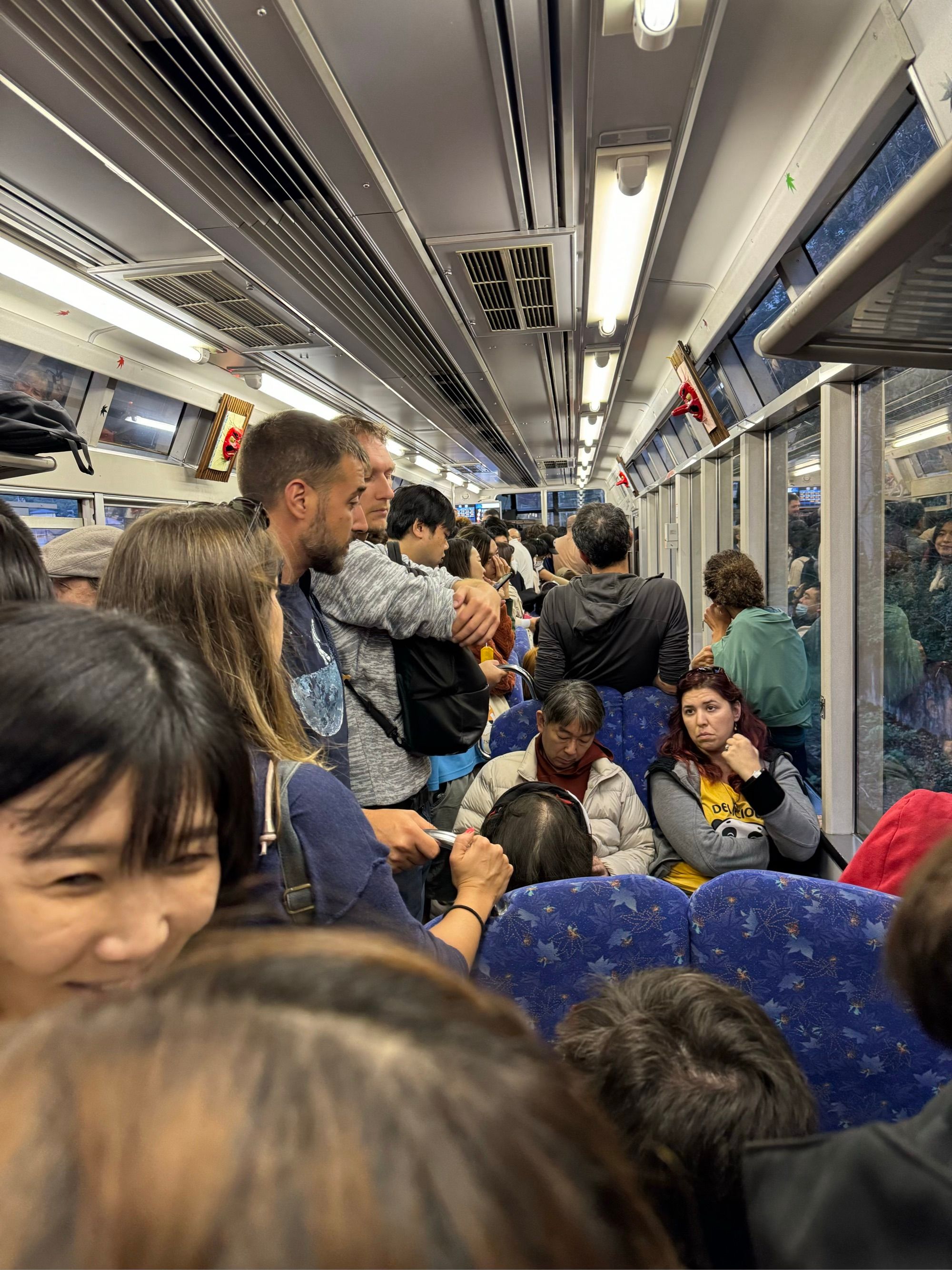 Métro complètement bondé