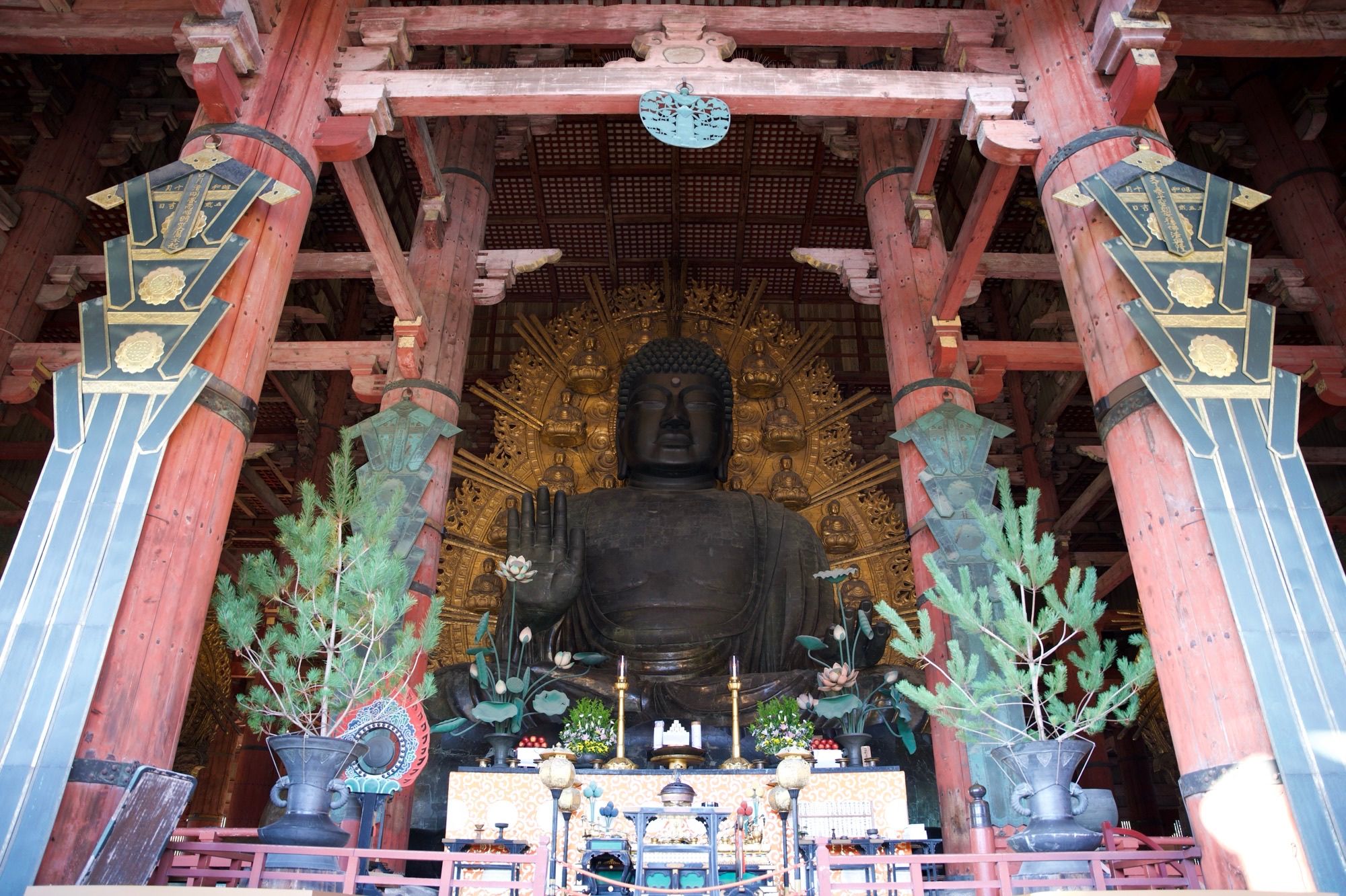 Intérieur du temple Todai-ji