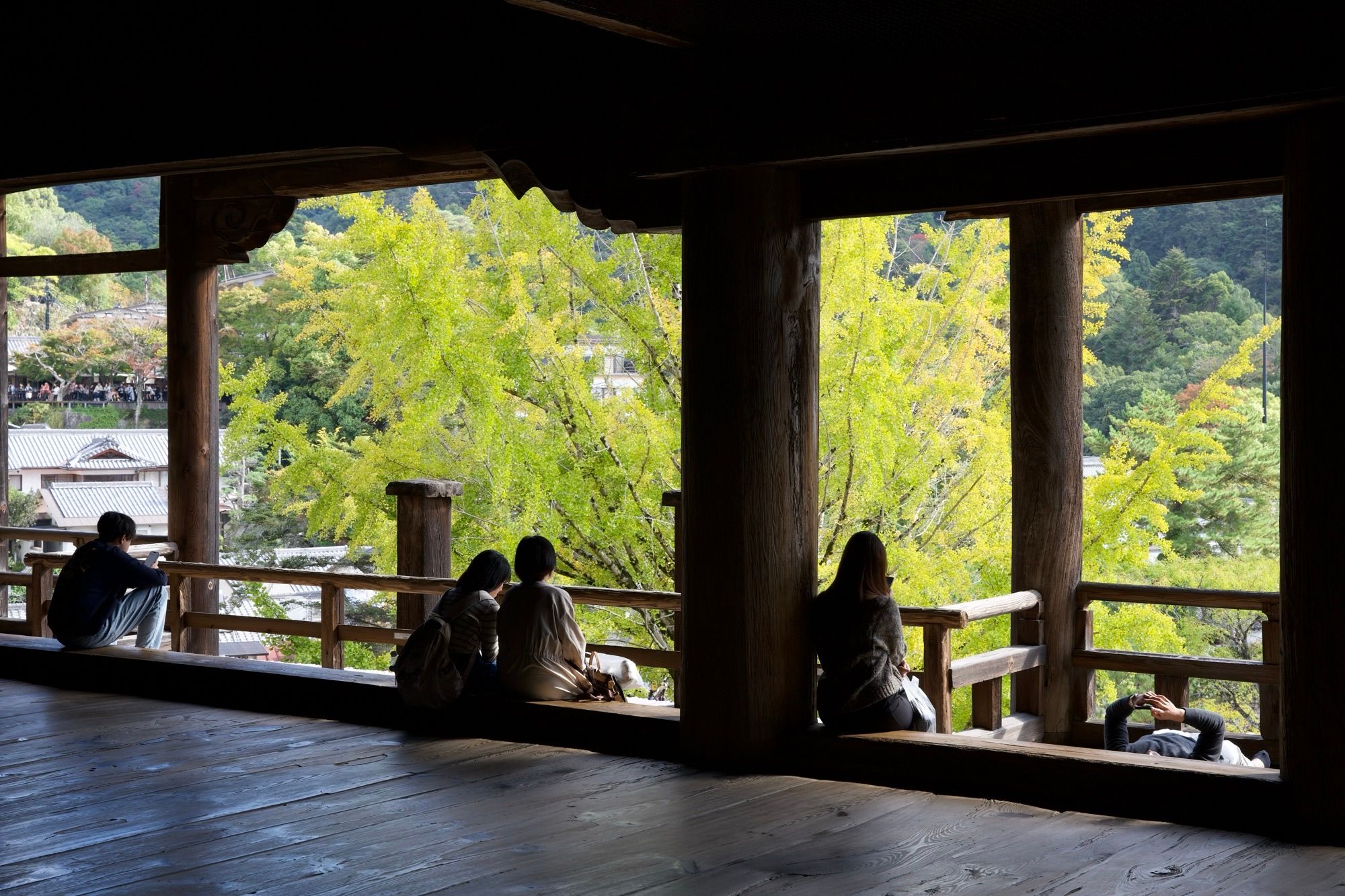 Repos dans le pavillon Hokokujinja Senjokaku